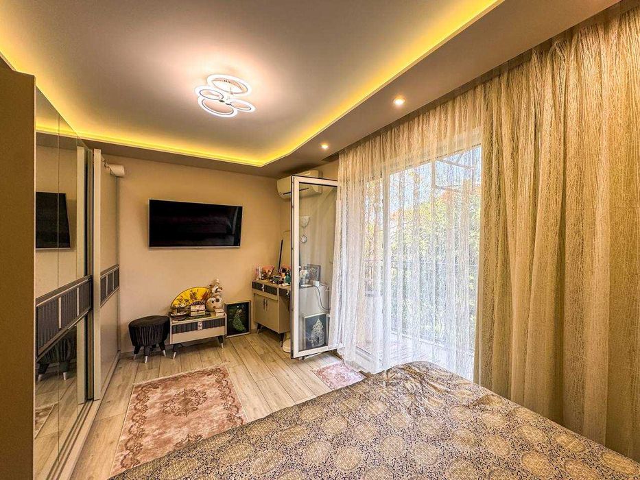 Продава се Тристаен апартамент в Бургас, Сарафово - 129 кв.м за 1318 €/кв.м - Снимка #10