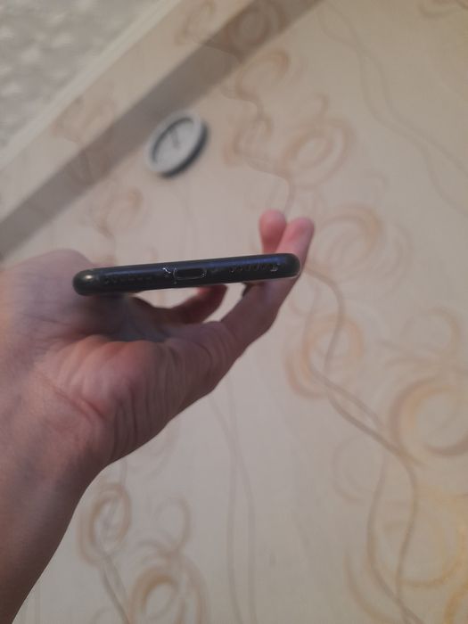 Iphone se срочна продам