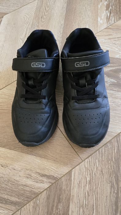 Кроссовки легкие детские