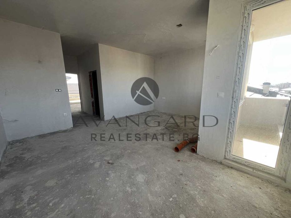 оф.22530 Триетажна Къща с АКТ 16 Остромила