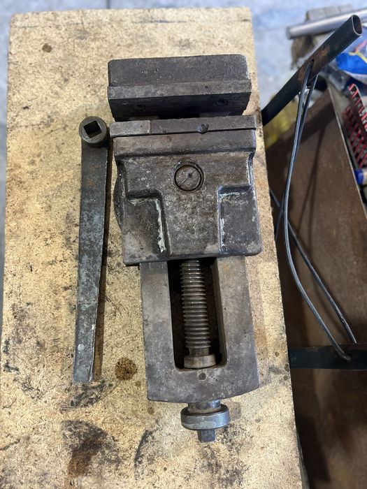 Menghina industriala ptr masini de rectificat, gaurit, banc etc