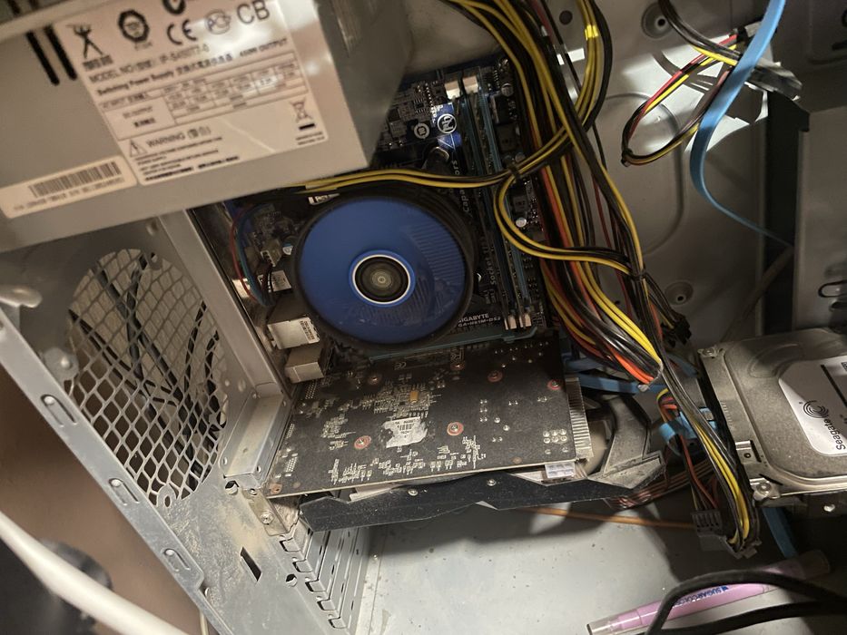 Компьютер вместо со столом