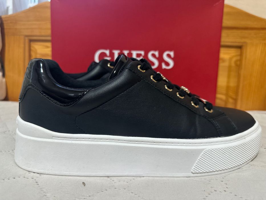 Обувки Guess Perhaps7