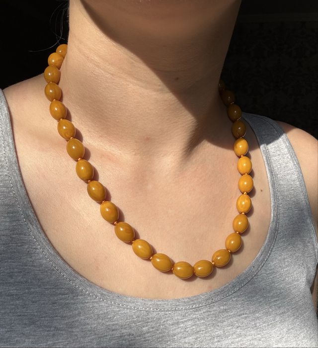 Натуральный медовый янтарь