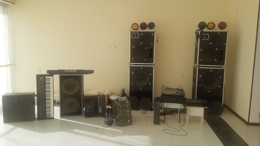 Комплект апаратура усилитель интерим 3000,пульт бехренджер,2004,