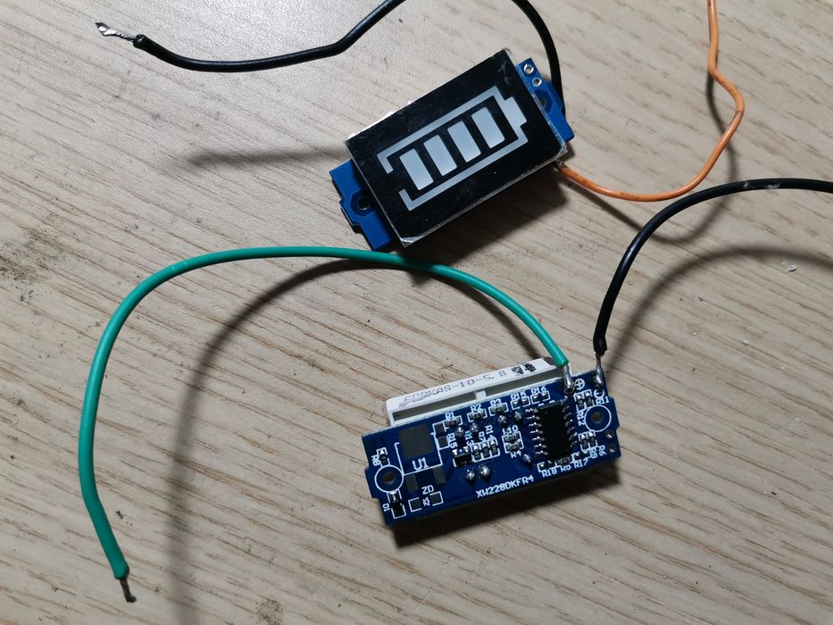 indicator capacitate baterie 4s