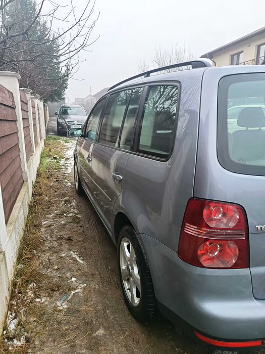 Volkswagen Touran 7 locuri