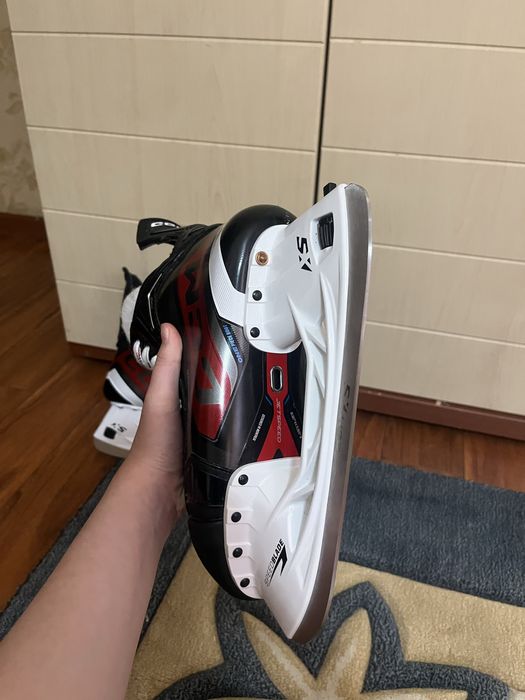 Коньки хоккейные CCM FT680