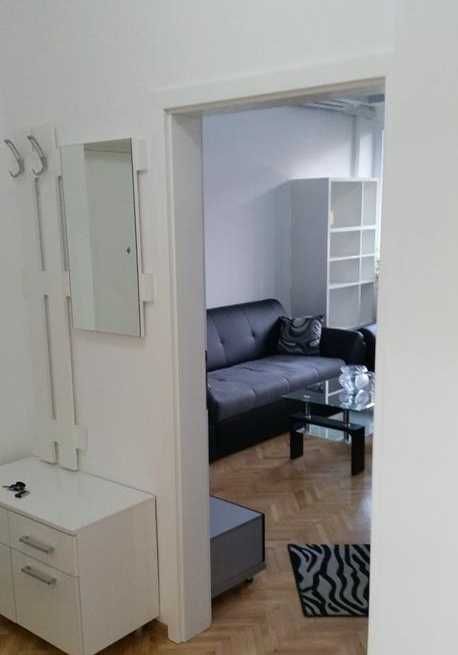 Дава се под наем Двустаен апартамент в Пловдив, Христо Смирненски - 65 кв.м за 214.2 € - Снимка #1