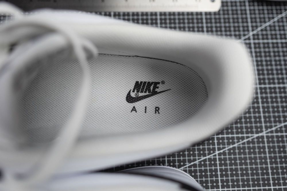 Nike Airforce 1 LV8 Чисто Нови