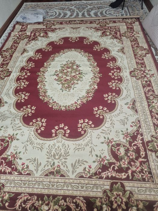 Продаётся ковёр. Новая.