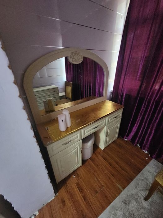 Продаю свой старий мебел