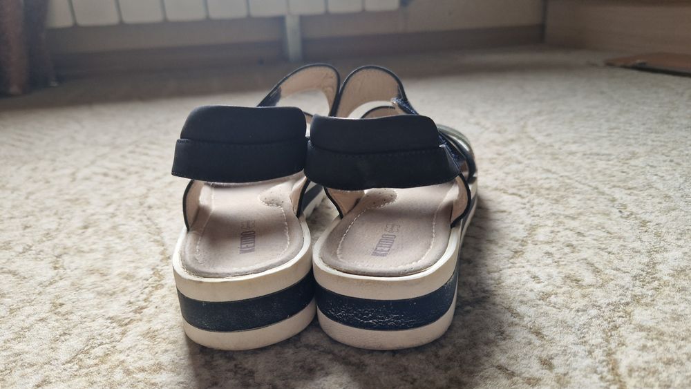 Босоножки женские