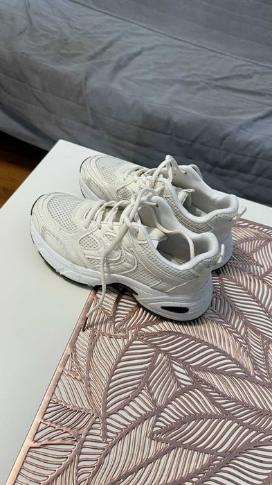 Pantofi sport culoarea alb