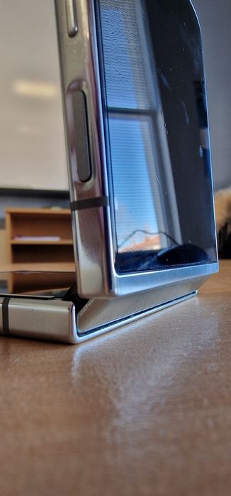 Samsung Galaxy Z Flip 5 – Отлично състояние, без забележки