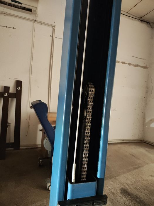 Elevator 2 coloane 220 V