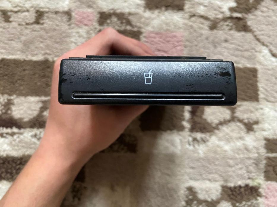 Продам подстаканник на Ауди А6 С5