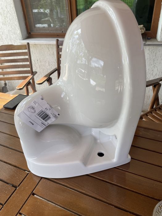 Конзола тоалетна чиния и капак с плаващо затваряне