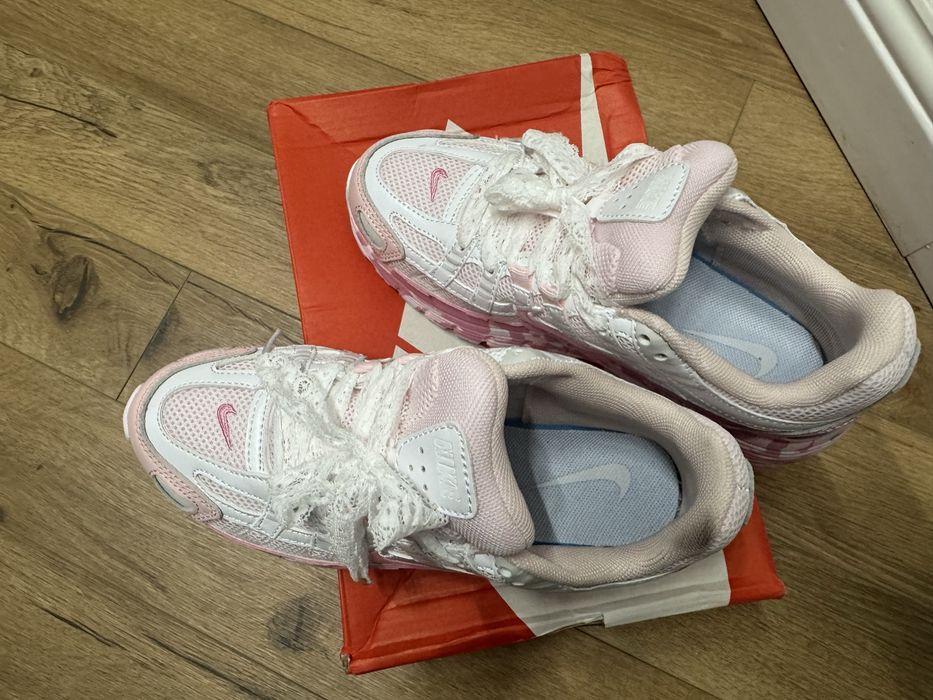 Кроссовки nike новые . 37 размер