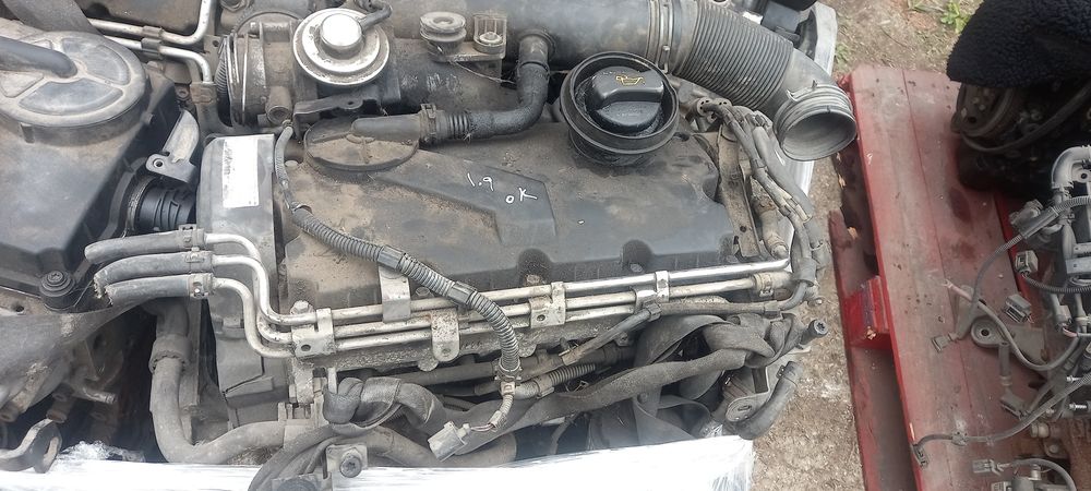 Продавам двигател за Ауди и Фолксваген,Форд Галакси ,VAG групата Фолкс