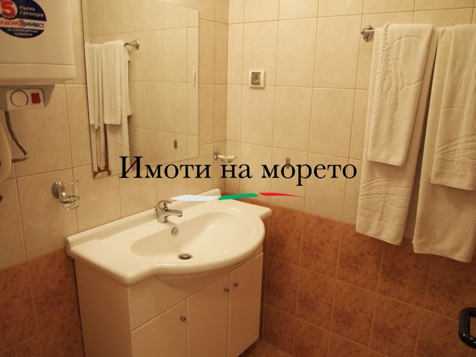 Продава се нов студио апартамент на брега на морето, Ахелой