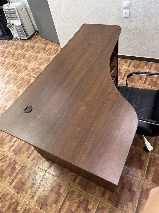 Продам офисный стол
