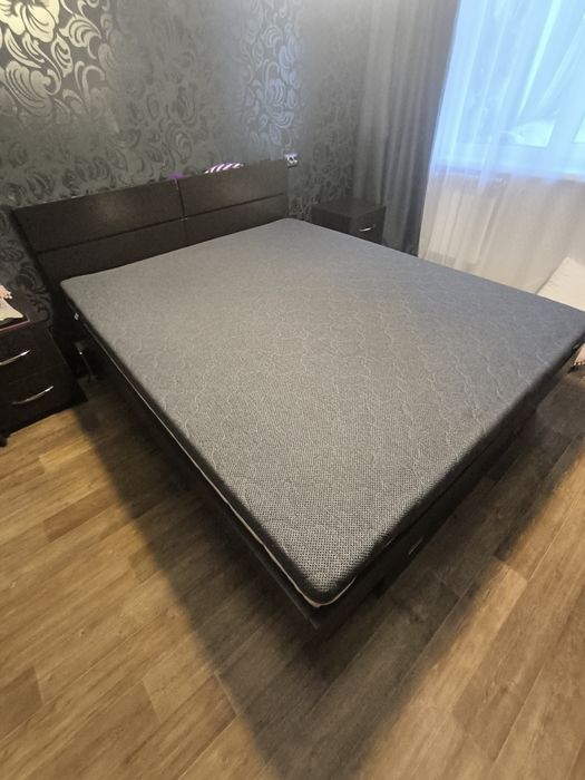 Продам кровать  двуспальную