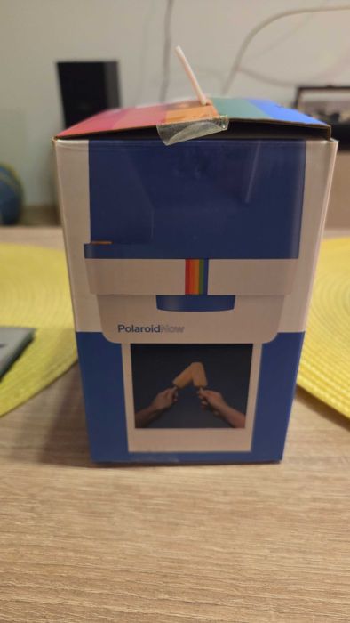 Vând aparat foto Polaroid nefolosit