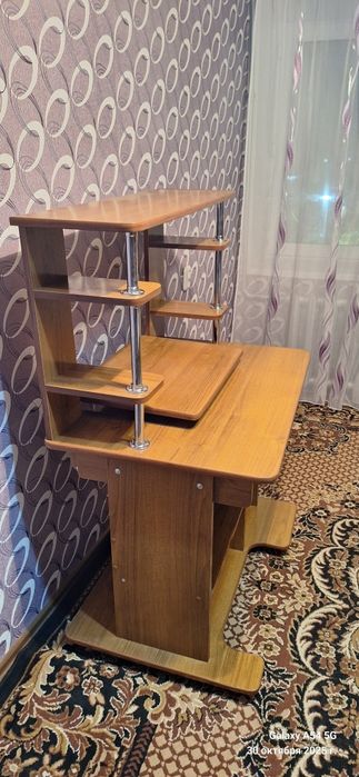 Продам компьютерный стол