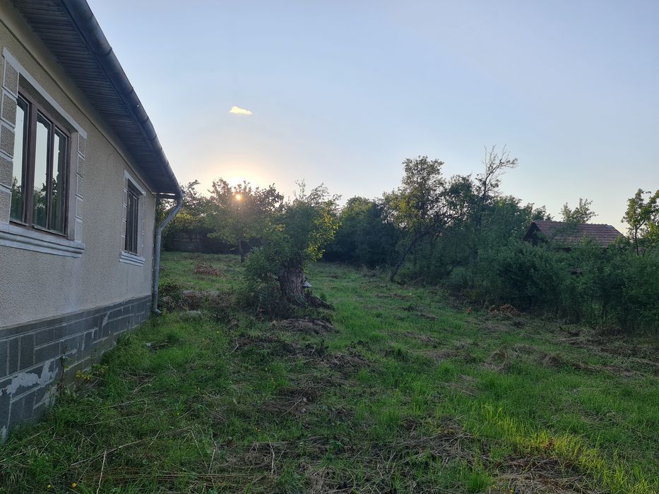 Vând casa zona centrală
