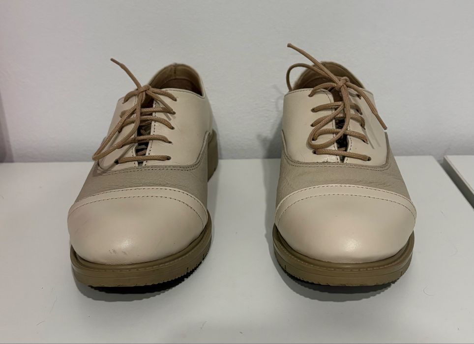 Pantofi din piele bej