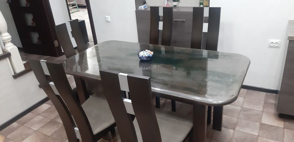 Стол со стульями б/у