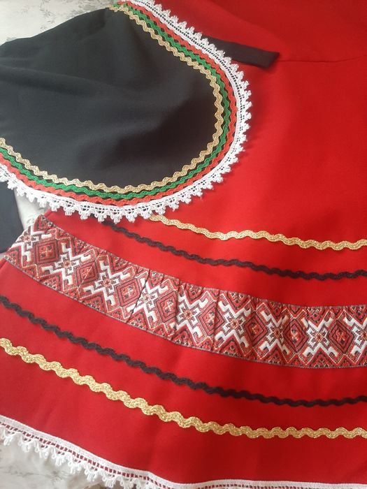 Народна носия за момиче