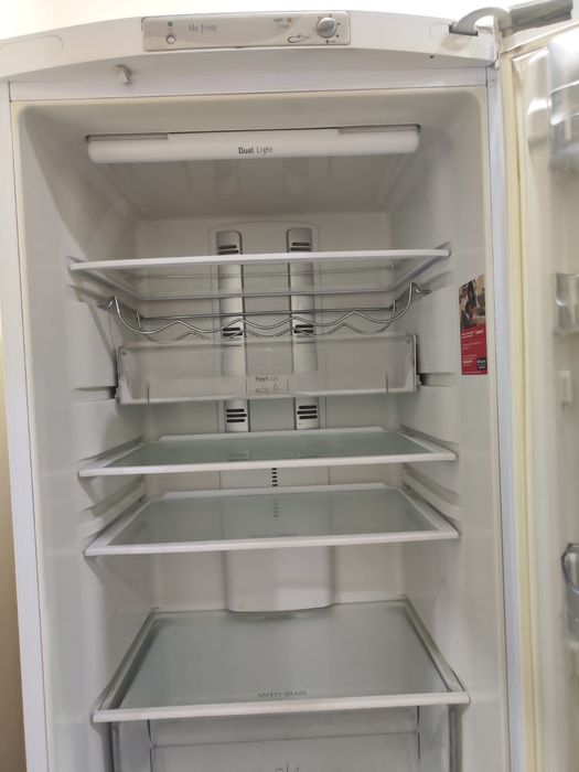 Холодильник Ariston