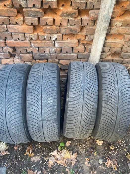 235 55 19 Michelin Pilot Alpin 5 SUV