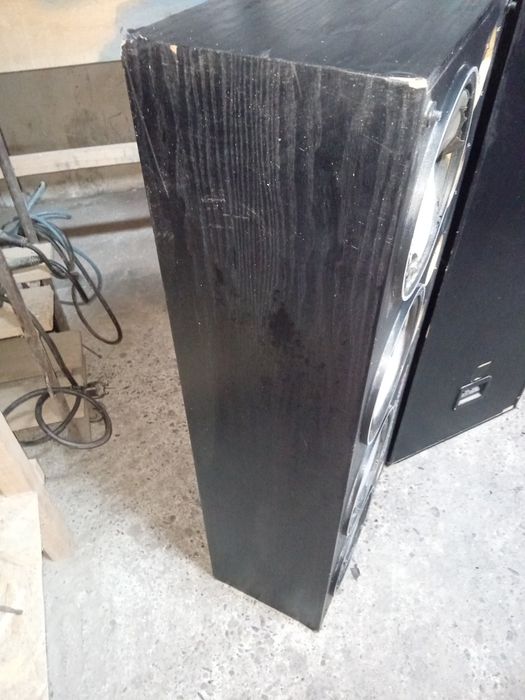 Carcase boxe în stare foarte buna.