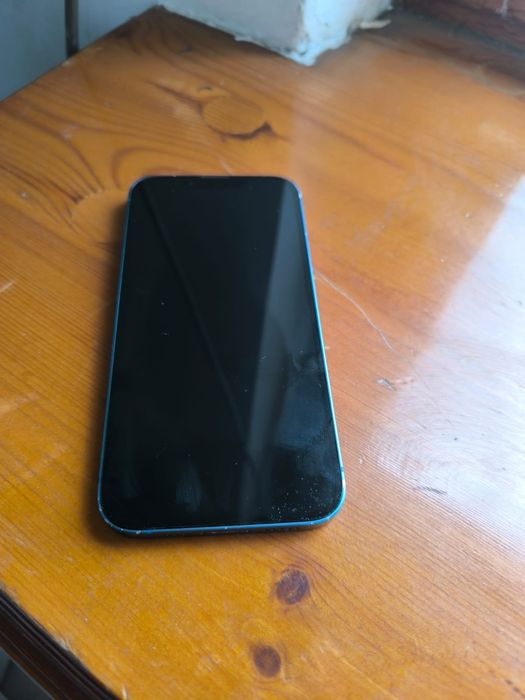Продам Iphone 13 256