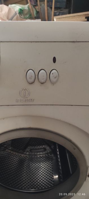 Продаю стиральную машину