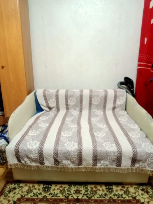 Срочно продам диван раскладной