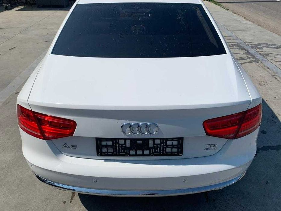 Dezmembrez Audi A8 4H/Bara/Oglinda/Far/Stop/Haion/Parbriz/Usa/Geam