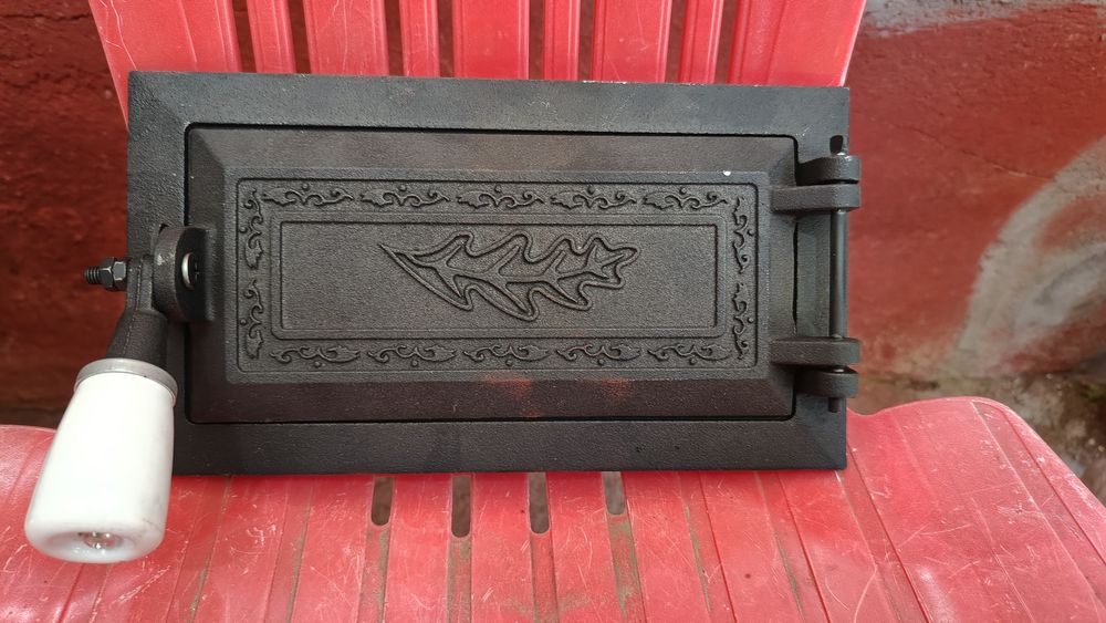 Vând ușă mică pentru sobă teracotă