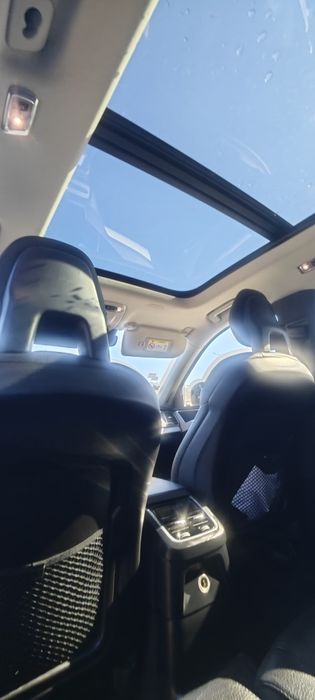 Vând Volvo XC90 7 locuri  plug-in hibrid