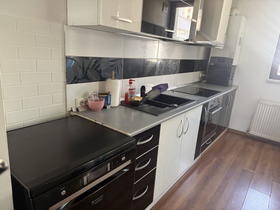 De inchiriat apartament 3 camere - Pacii