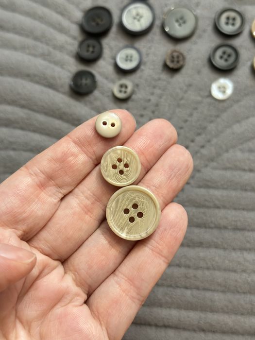 Пуговицы новые, 36 шт