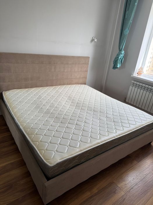 Продам кровать размер 2х2м