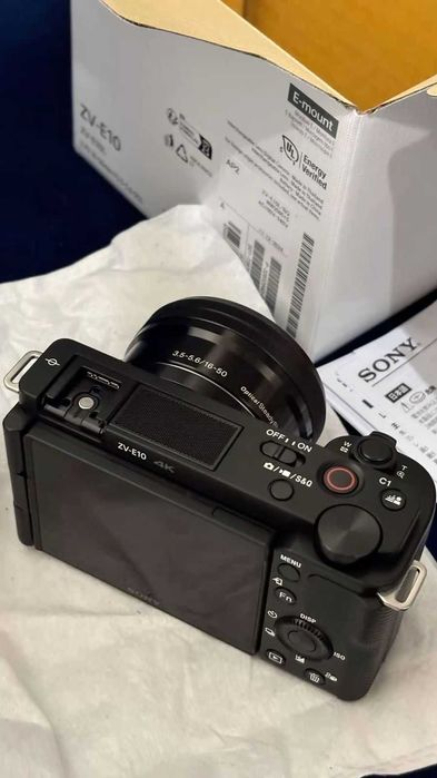 Продам камеру Sony ZV - E10
