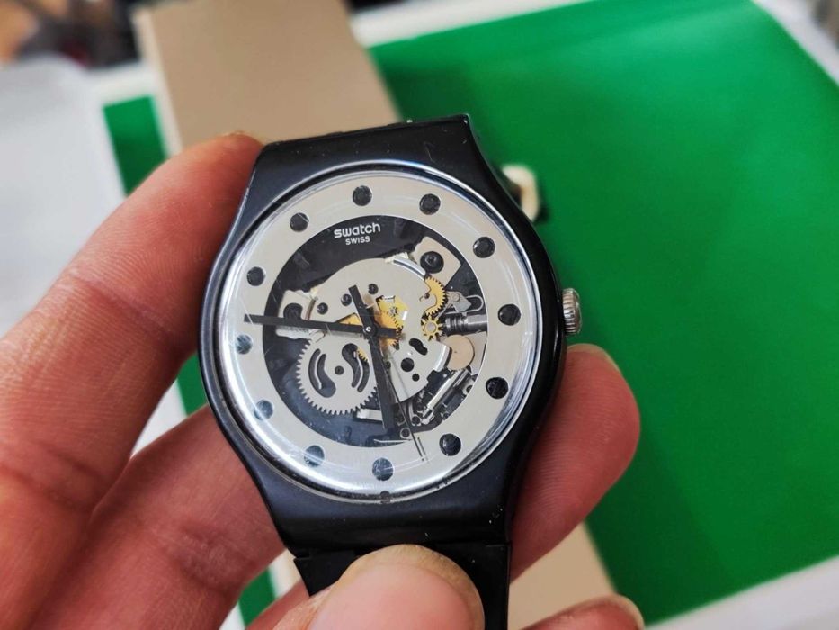 Кварцов Часовник swatch suoz147