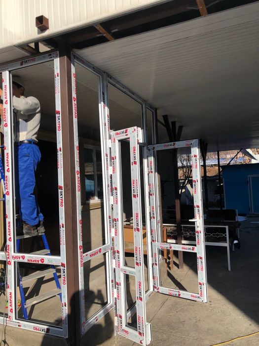 Пластиковые окна двери  УСТАНОВКА