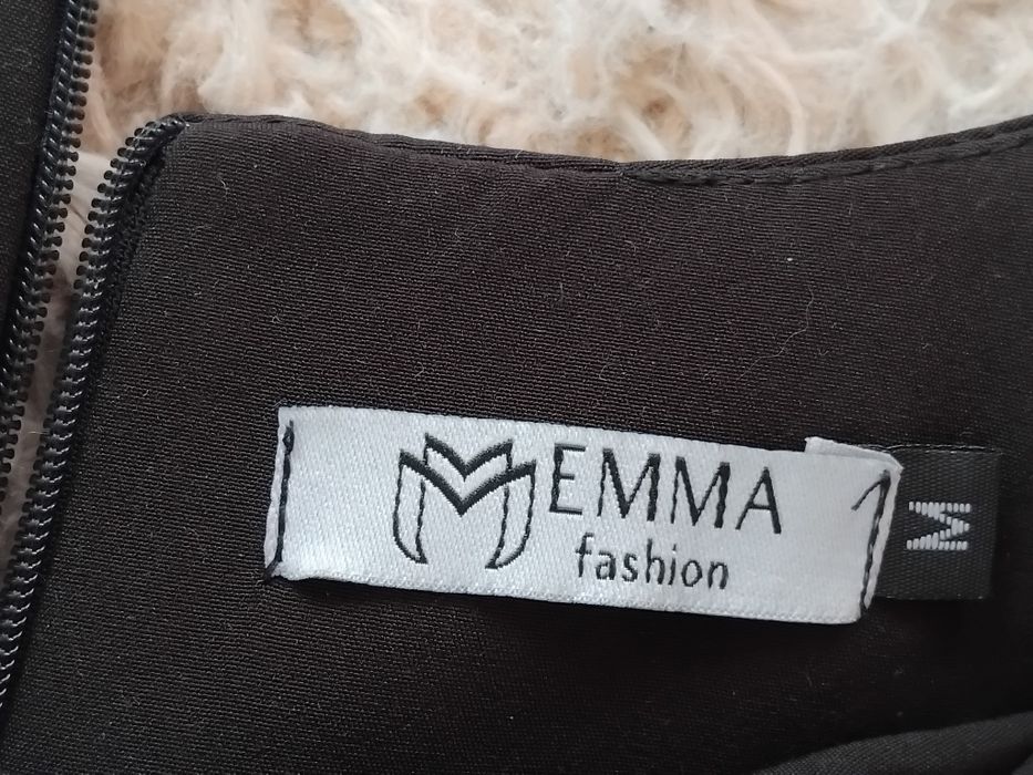 платье чёрное на девушку