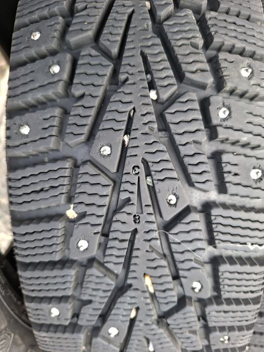 Продам шины 185/60/15 кардиант